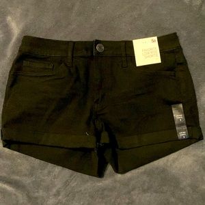 Black size 9 low rise shorts